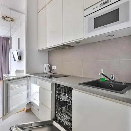 Al. Jerozolimskie 216 Perfect * Βαρσοβία